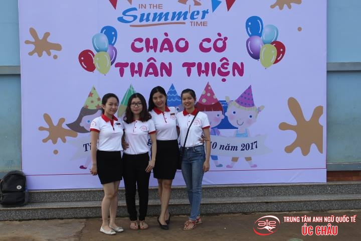 CHƯƠNG TRÌNH NGOẠI KHÓA " CHÀO CỜ THÂN THIỆN" TẠI TRƯỜNG TH TIẾN THÀNH