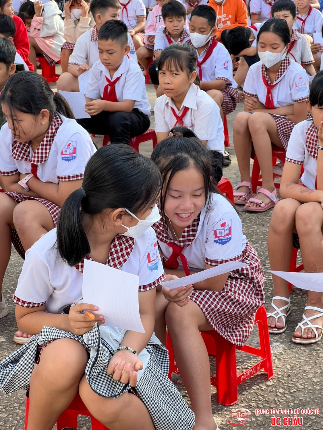 CHƯƠNG TRÌNH NGOẠI KHÓA "CHÀO CỜ THÂN THIỆN'' TẠI TRƯỜNG TH TIẾN HƯNG A