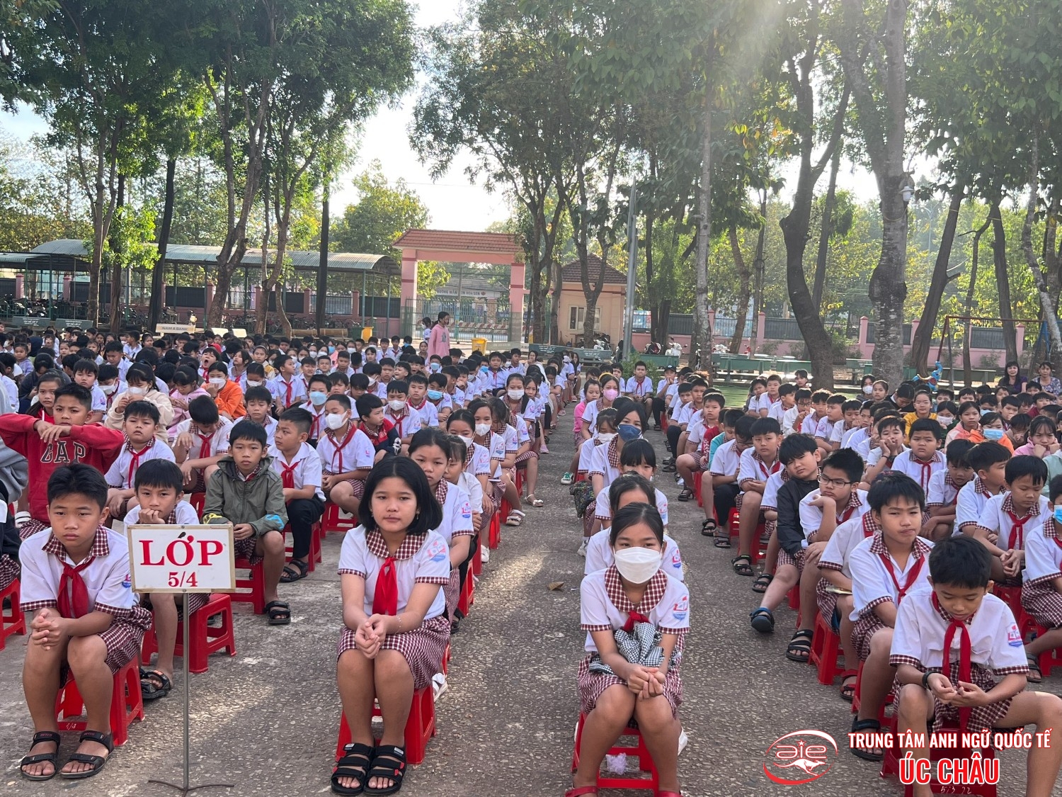 CHƯƠNG TRÌNH NGOẠI KHÓA "CHÀO CỜ THÂN THIỆN'' TẠI TRƯỜNG TH TIẾN HƯNG A