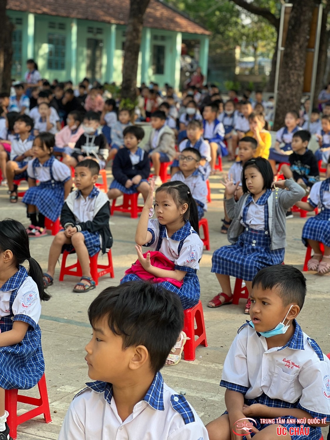 CHƯƠNG TRÌNH NGOẠI KHÓA "CHÀO CỜ THÂN THIỆN'' TẠI TRƯỜNG TH TÂN XUÂN C