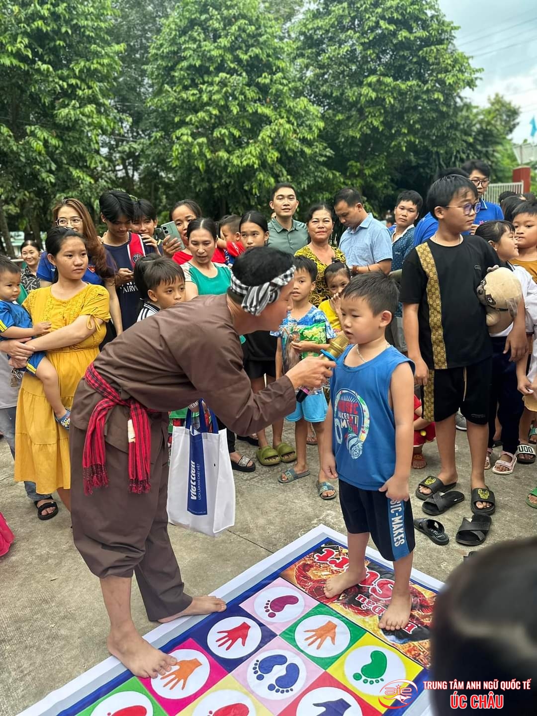 TRUNG THU ĐẾN VỚI TRẺ EM NGHÈO TRÊN ĐỊA BÀN BÌNH PHƯỚC