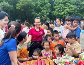 TRUNG THU ĐẾN VỚI TRẺ EM NGHÈO TRÊN ĐỊA BÀN BÌNH PHƯỚC